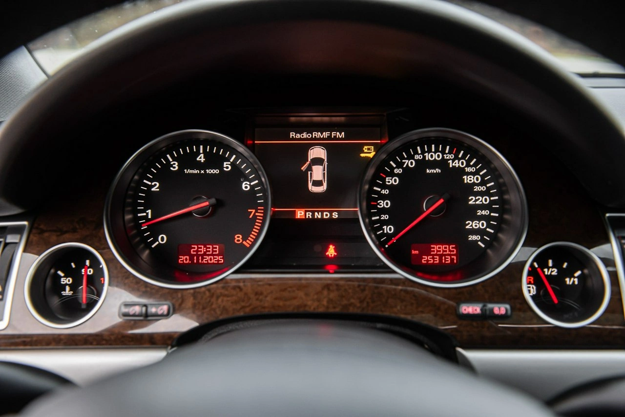 Audi A8 - Zdjęcie 34