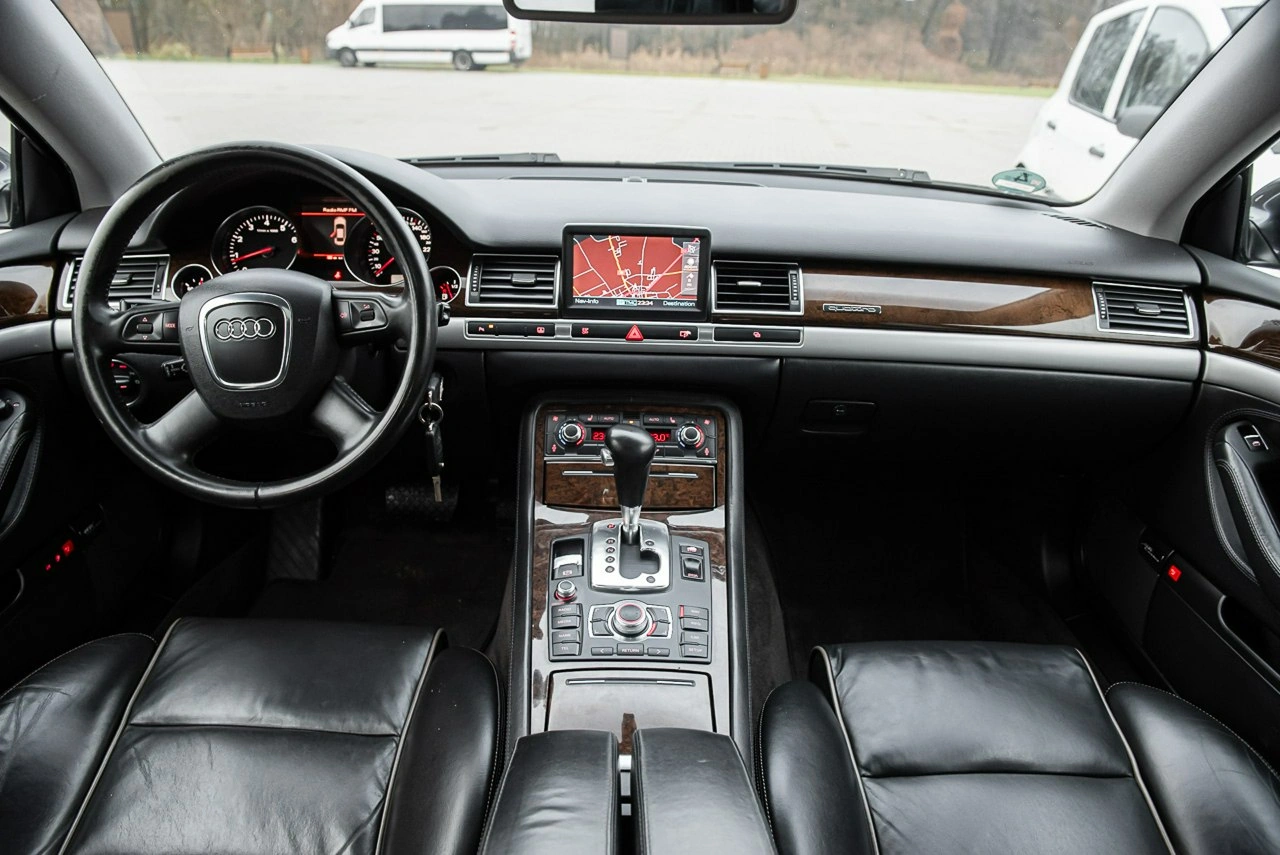 Audi A8 - Zdjęcie 4