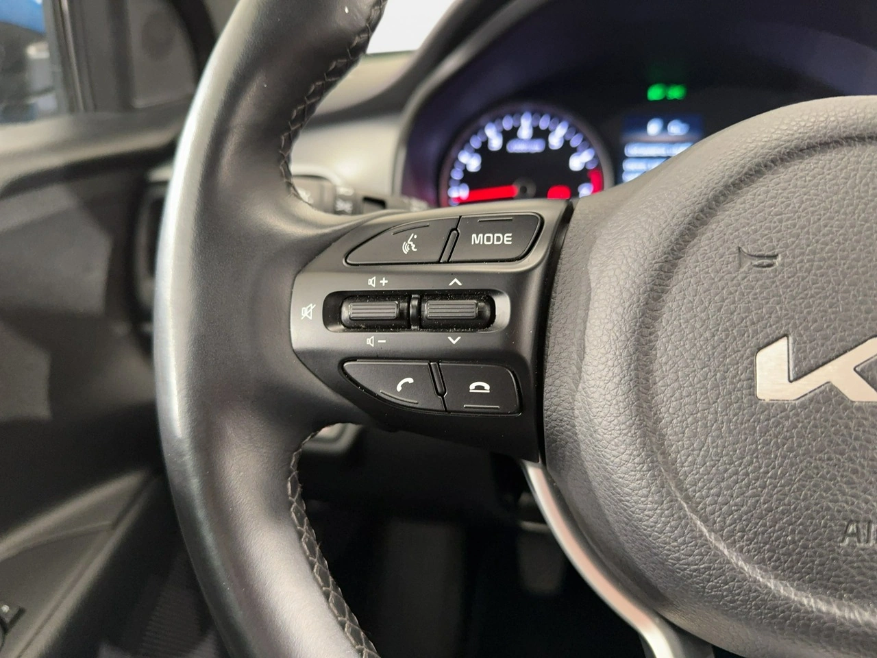 Kia Stonic - Zdjęcie 16