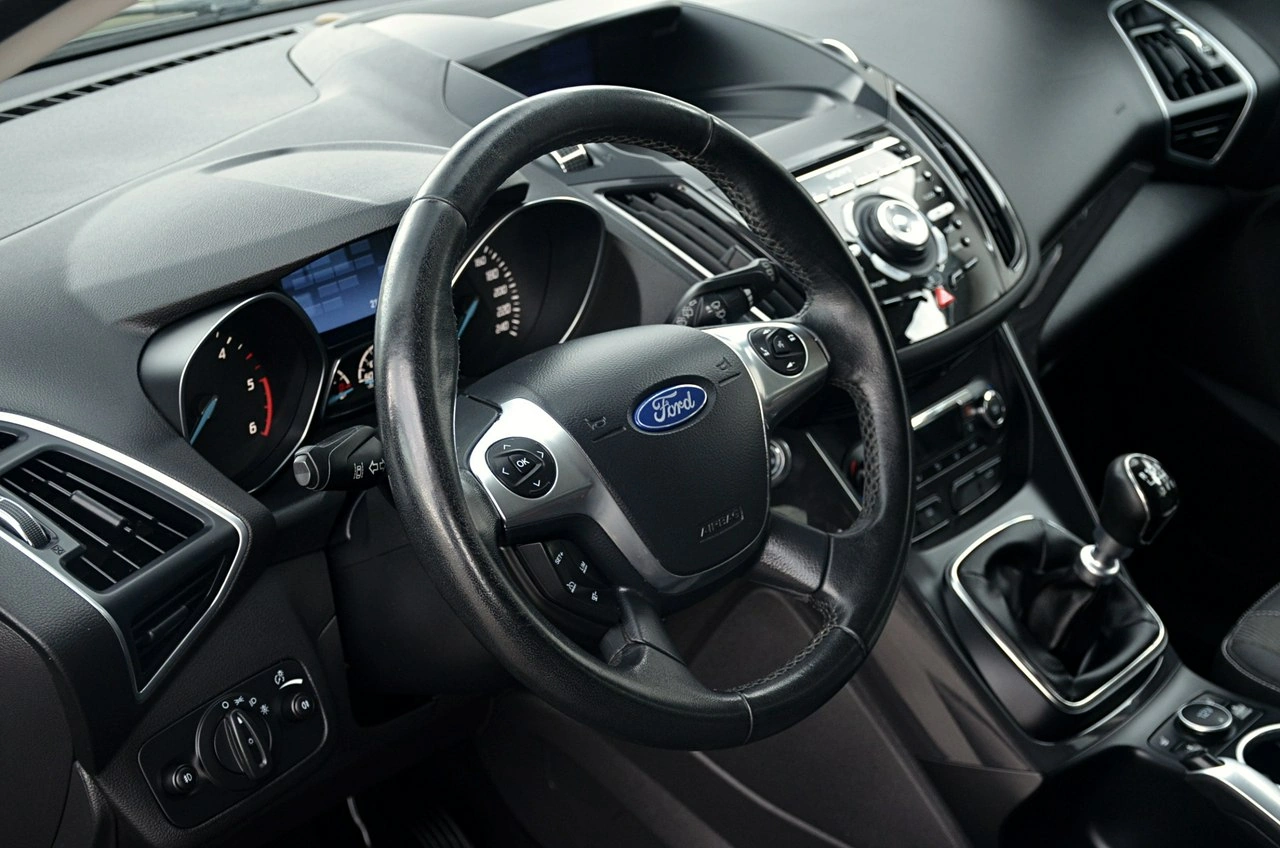 Ford Kuga - Zdjęcie 14