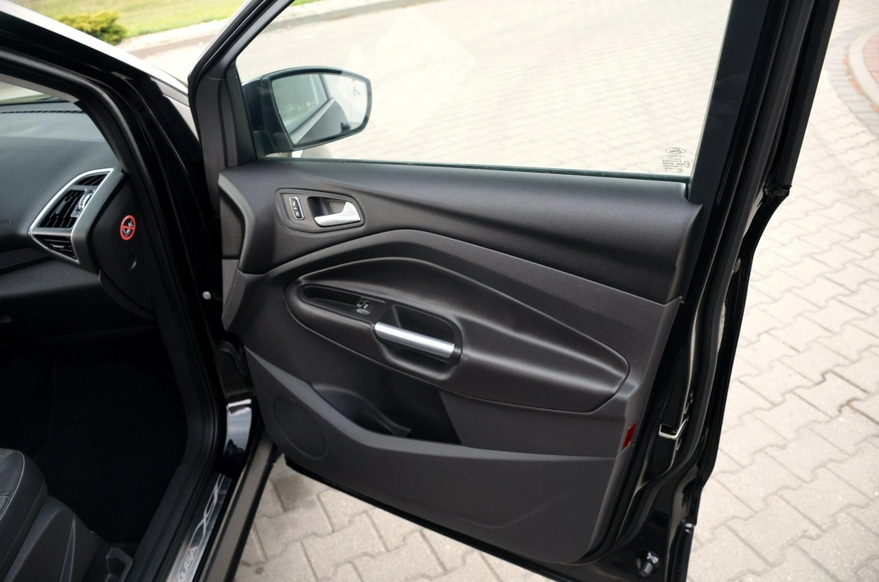 Ford Kuga - Zdjęcie 23