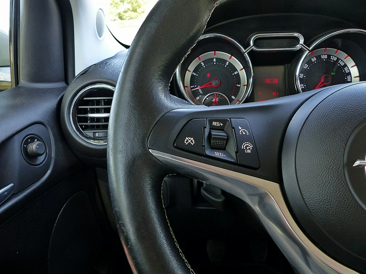 Opel Adam - Zdjęcie 31