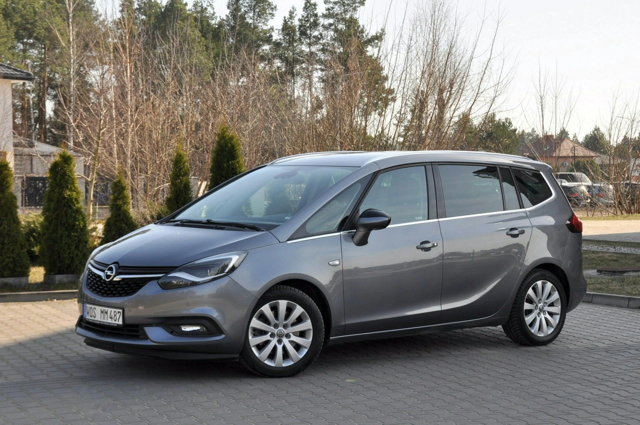 Opel Zafira - Zdjęcie 10