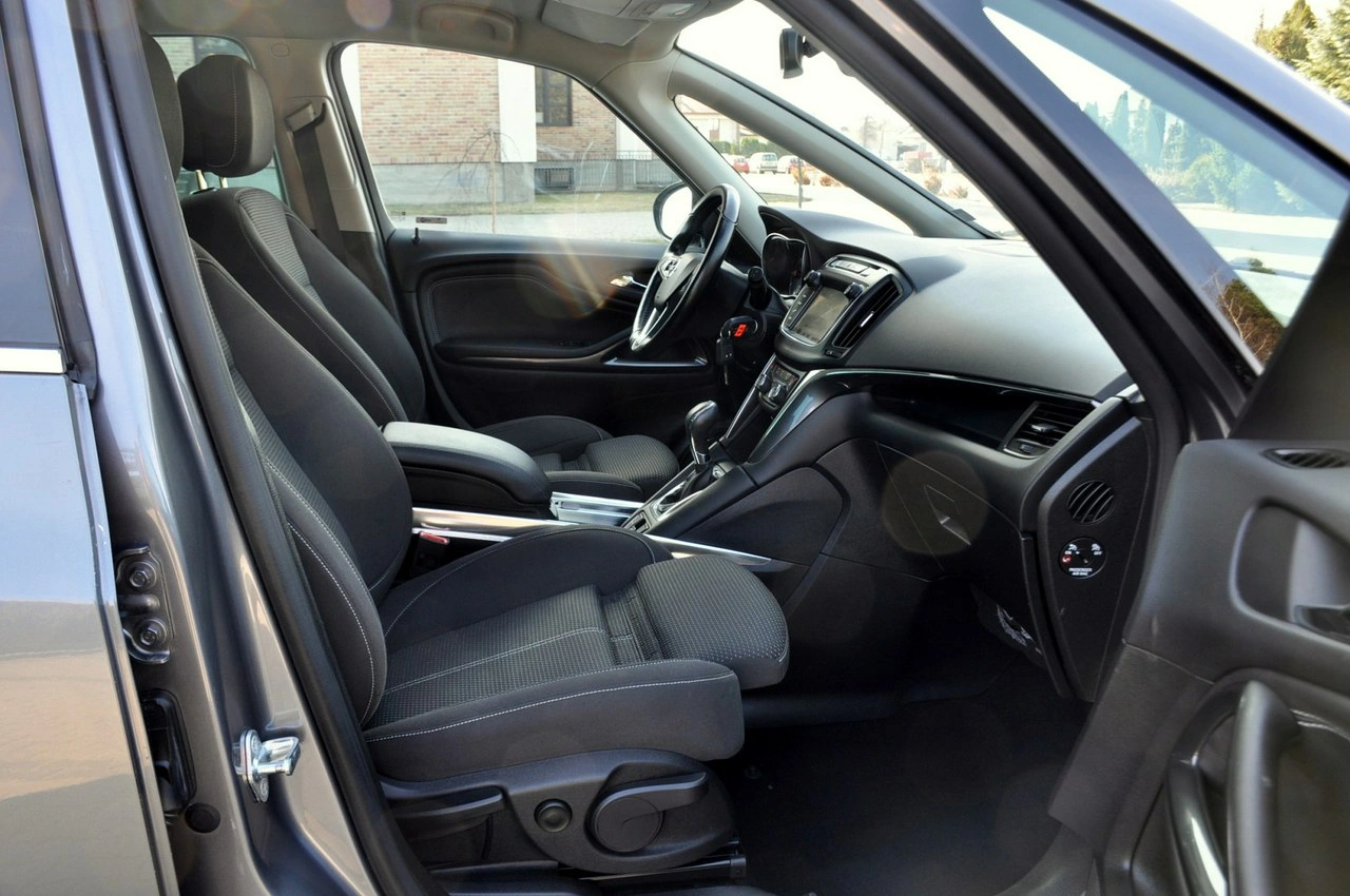 Opel Zafira - Zdjęcie 16