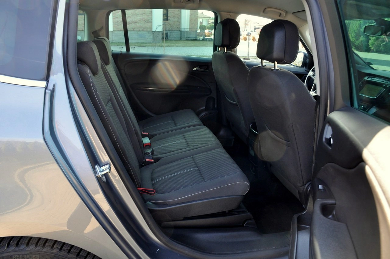 Opel Zafira - Zdjęcie 18