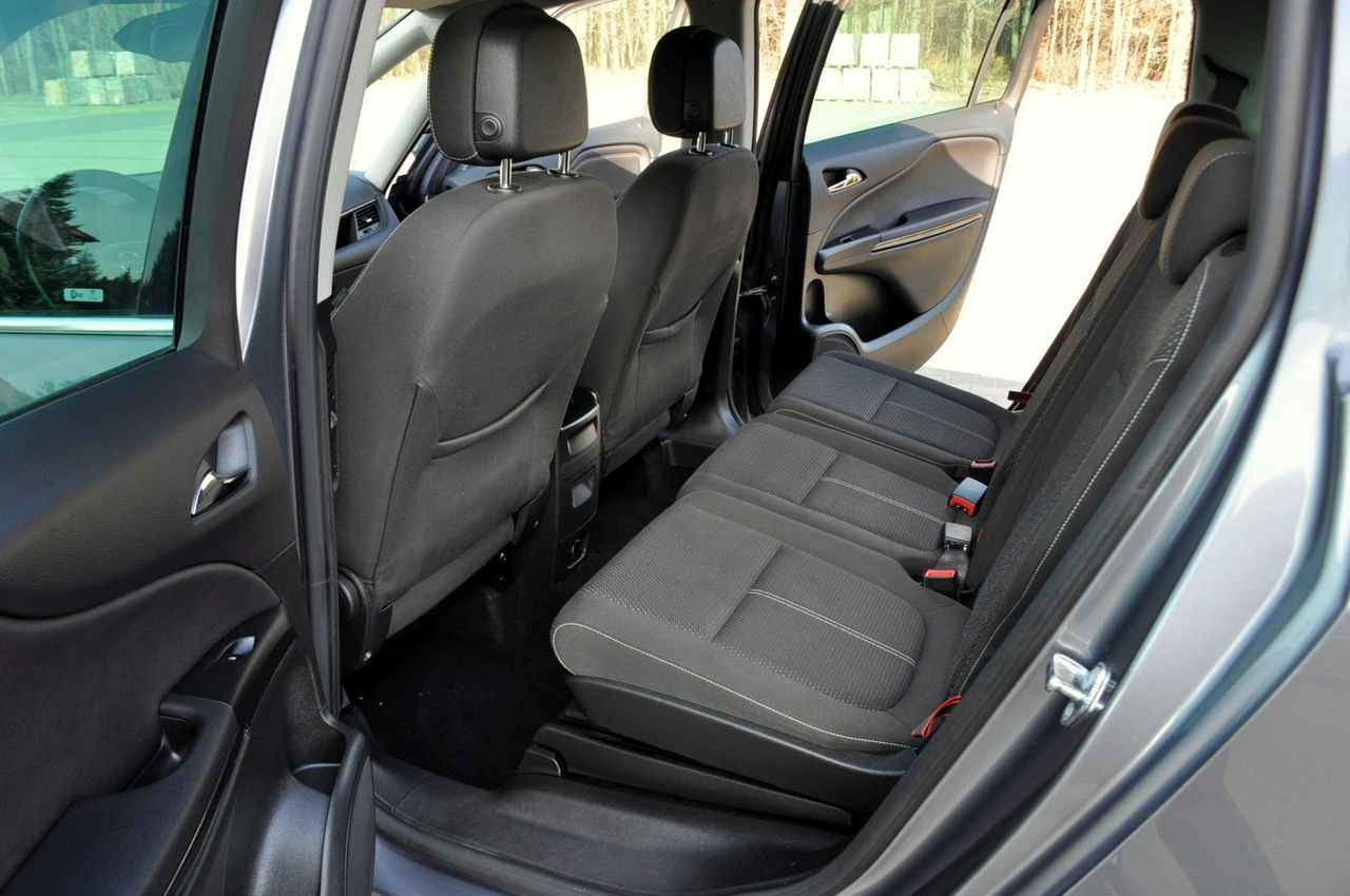 Opel Zafira - Zdjęcie 19