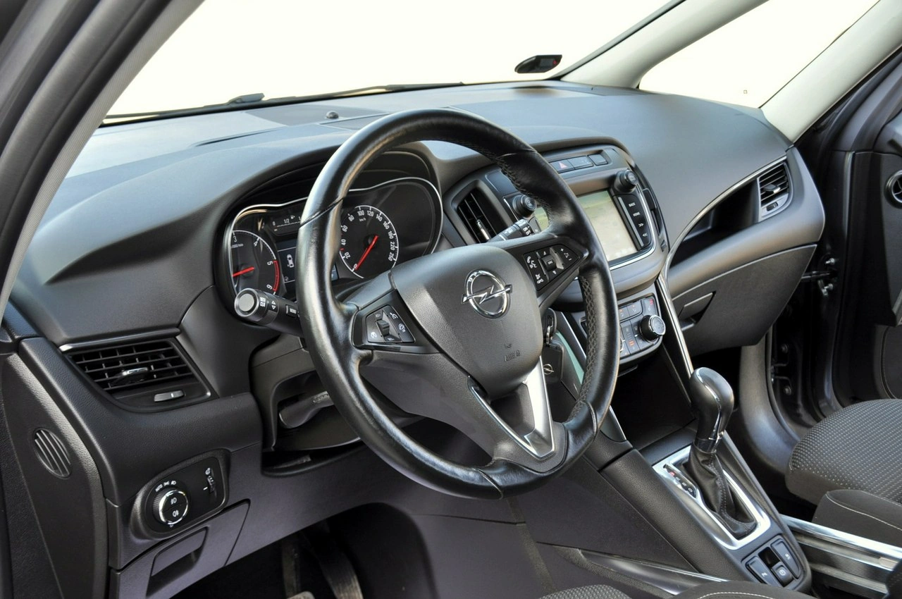 Opel Zafira - Zdjęcie 22