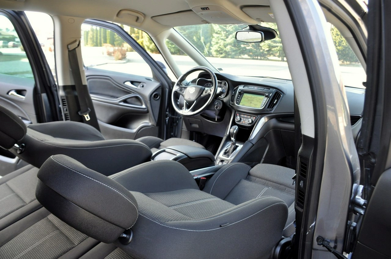 Opel Zafira - Zdjęcie 23