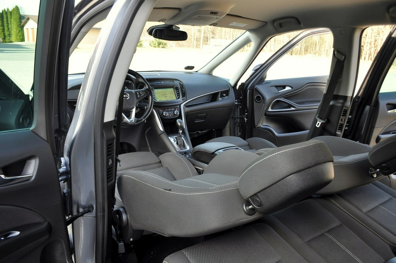Opel Zafira - Zdjęcie 27