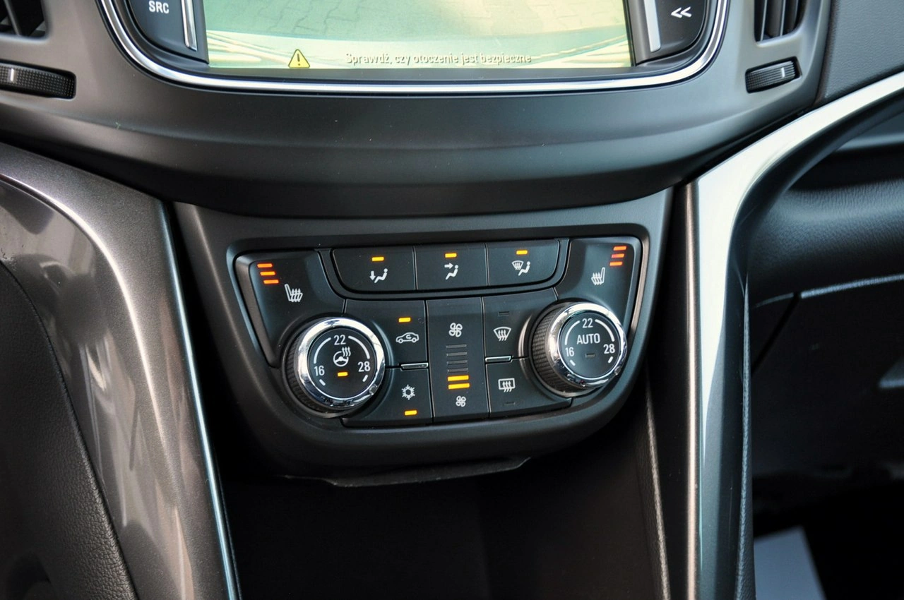 Opel Zafira - Zdjęcie 32