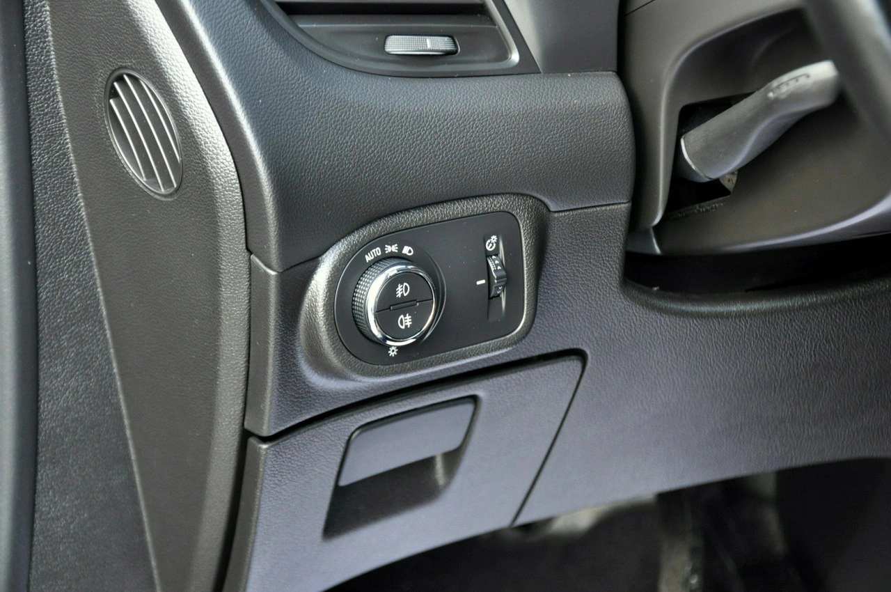 Opel Zafira - Zdjęcie 35