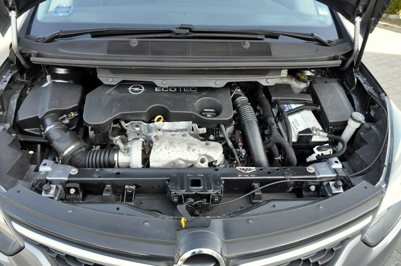 Opel Zafira - Zdjęcie 38