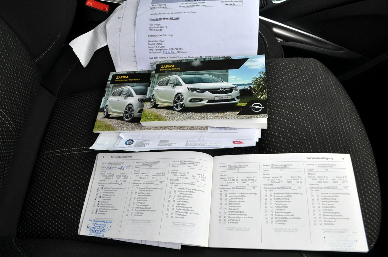 Opel Zafira - Zdjęcie 39