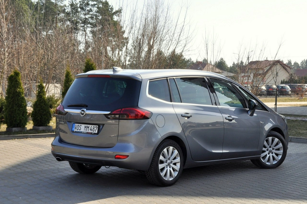 Opel Zafira - Zdjęcie 4