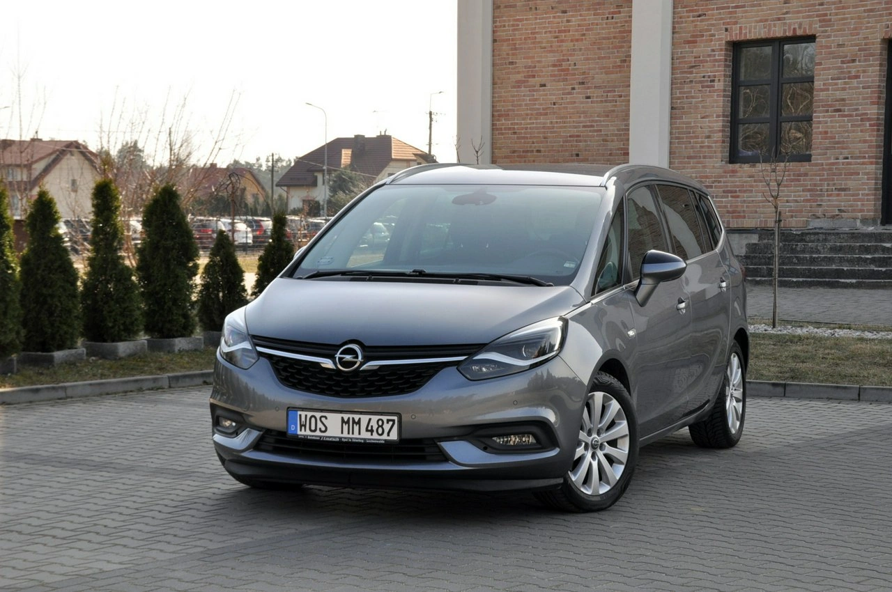 Opel Zafira - Zdjęcie 8