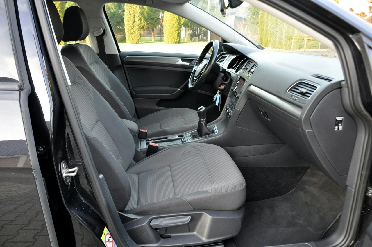 Volkswagen Golf - Zdjęcie 16