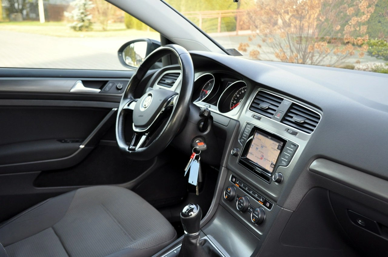 Volkswagen Golf - Zdjęcie 17