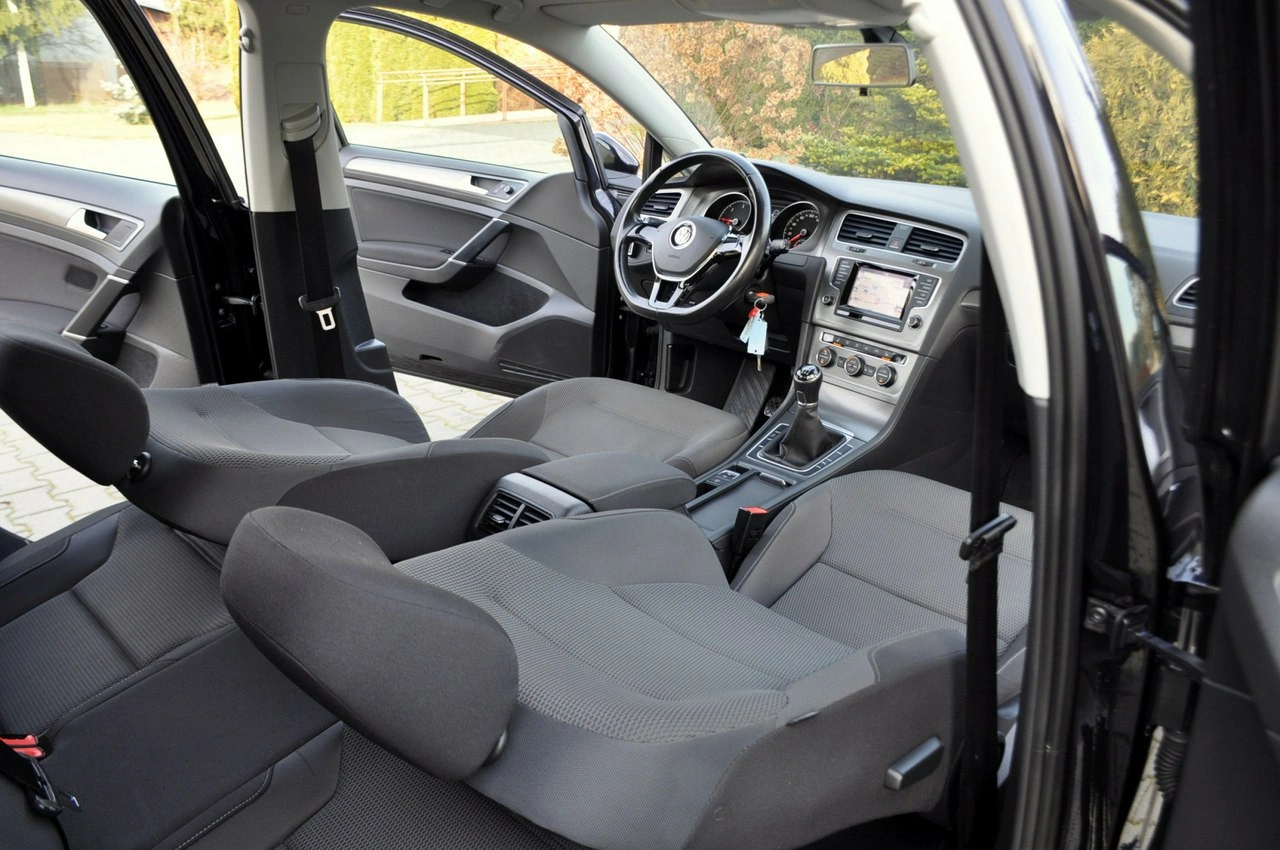 Volkswagen Golf - Zdjęcie 22