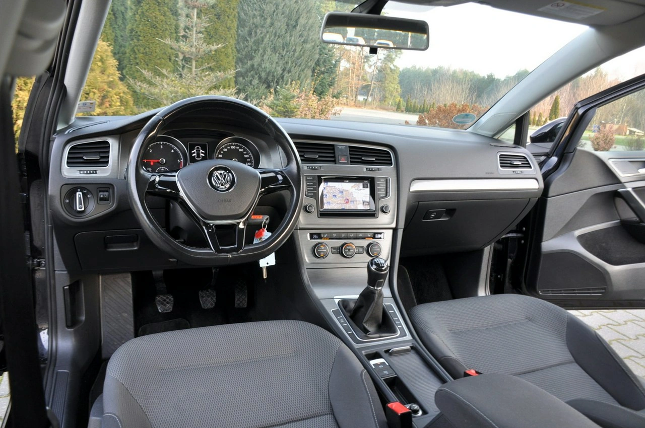 Volkswagen Golf - Zdjęcie 27