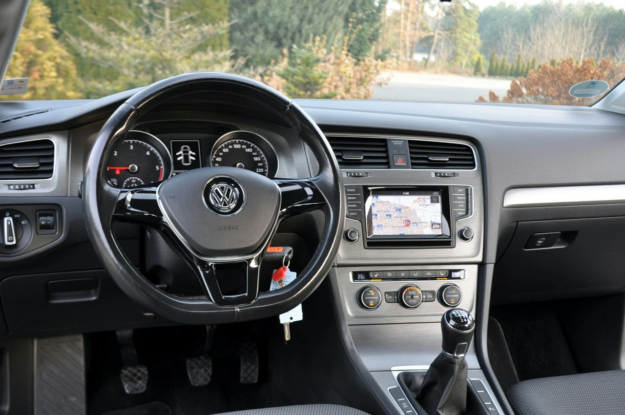 Volkswagen Golf - Zdjęcie 28