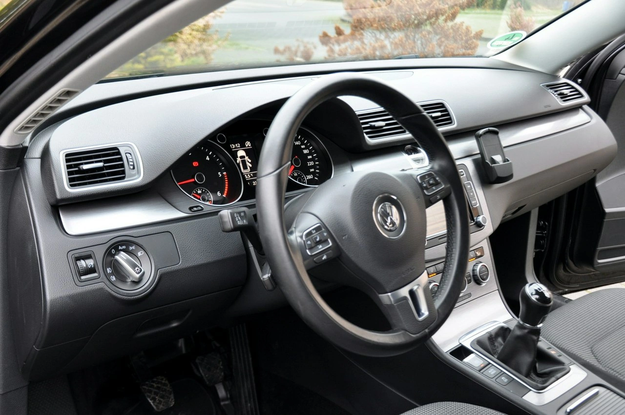 Volkswagen Passat - Zdjęcie 21