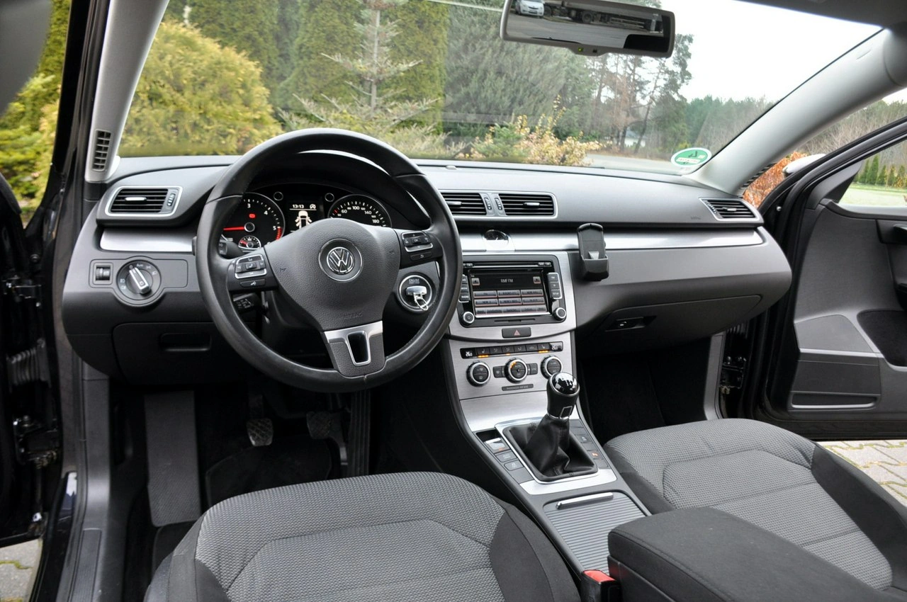 Volkswagen Passat - Zdjęcie 28