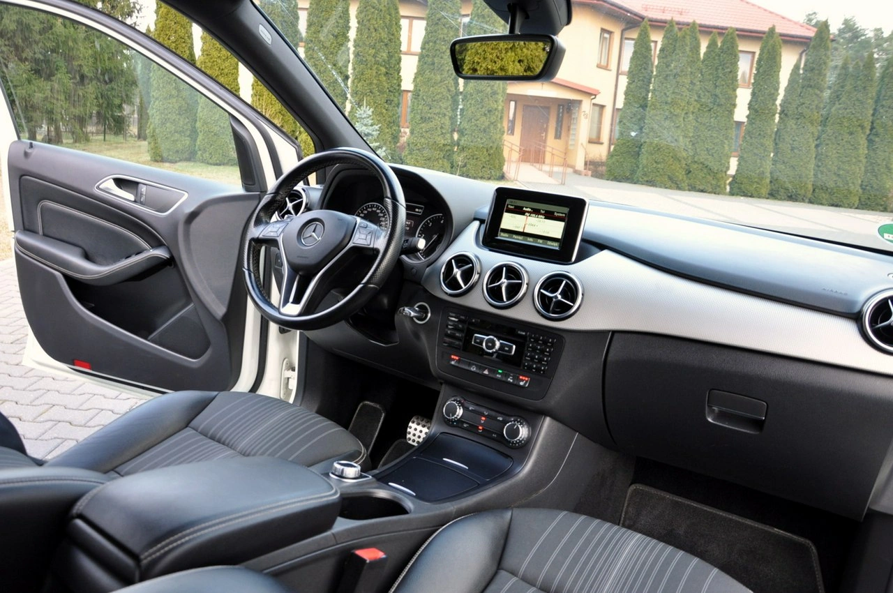 Mercedes B 220 - Zdjęcie 23