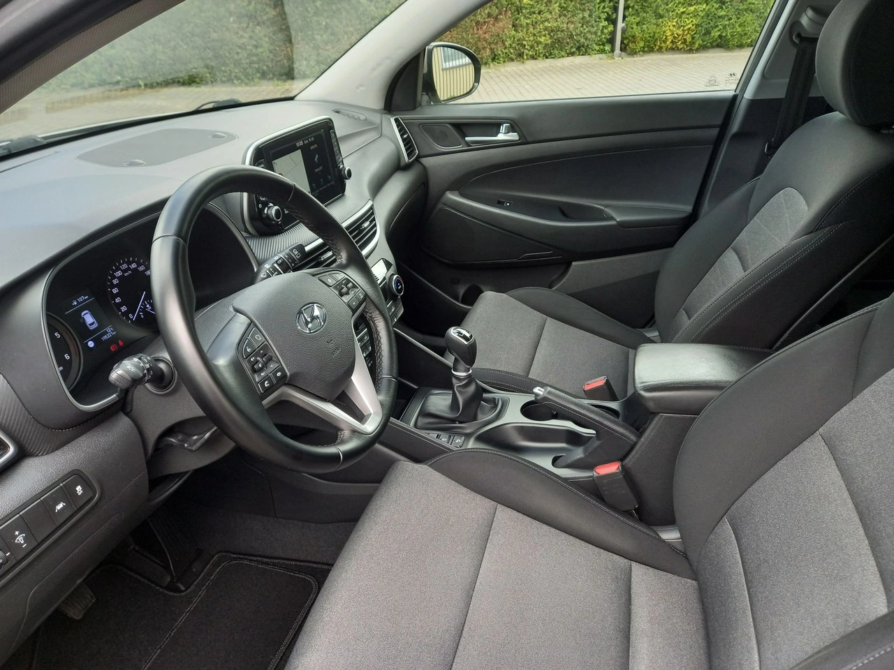 Hyundai Tucson - Zdjęcie 24
