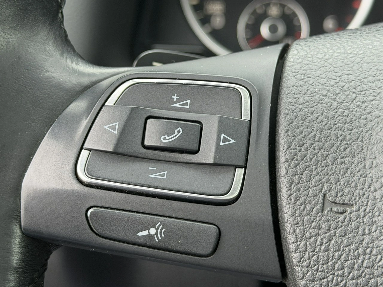 Volkswagen Tiguan - Zdjęcie 22