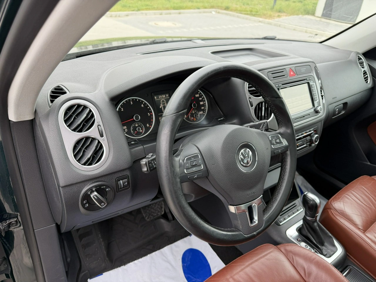 Volkswagen Tiguan - Zdjęcie 19