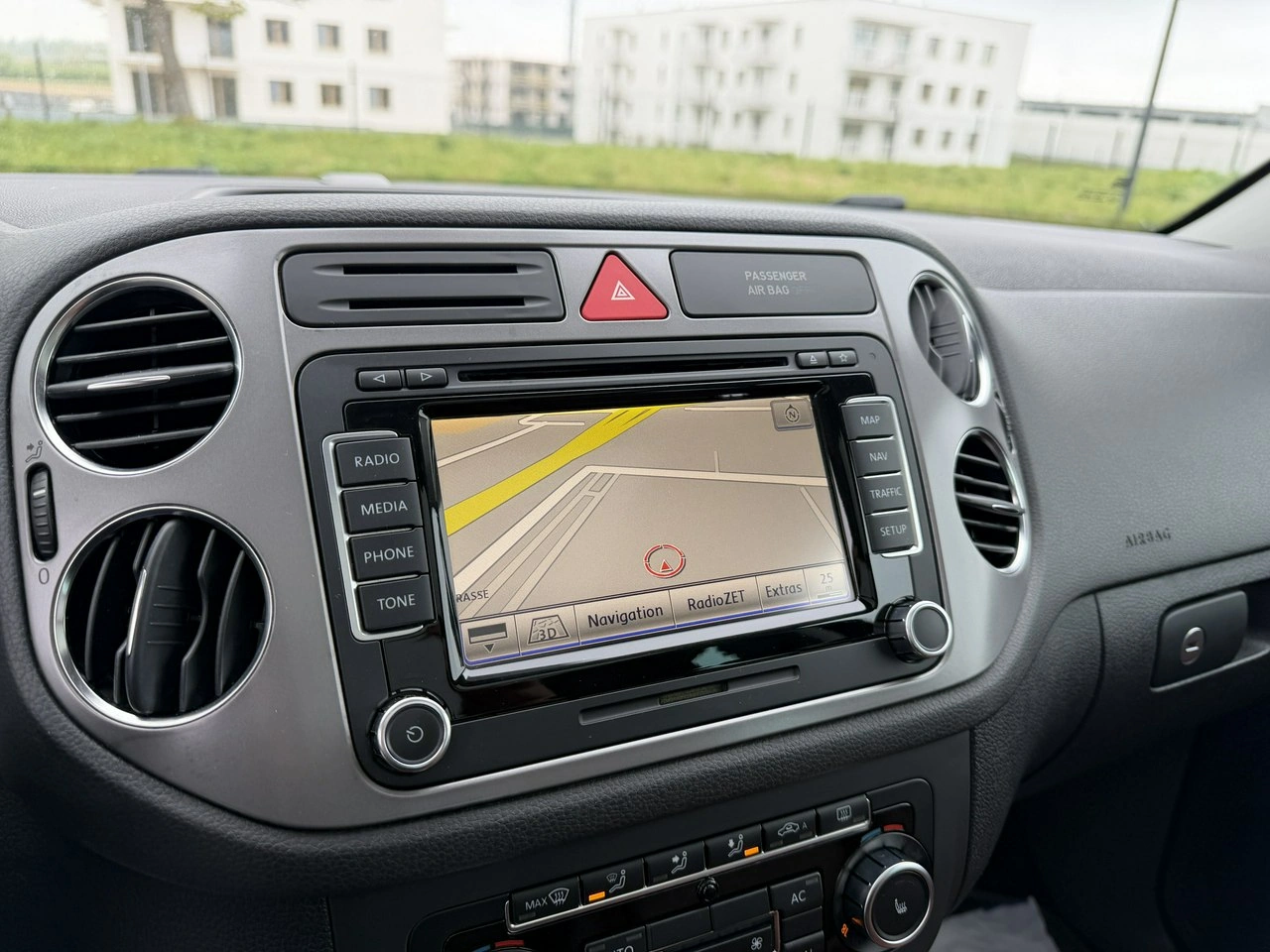 Volkswagen Tiguan - Zdjęcie 25