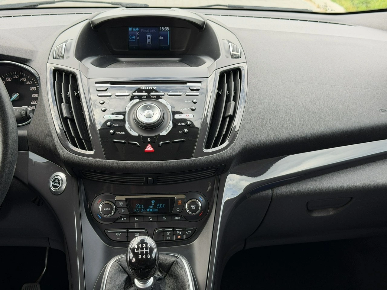 Ford Kuga - Zdjęcie 16