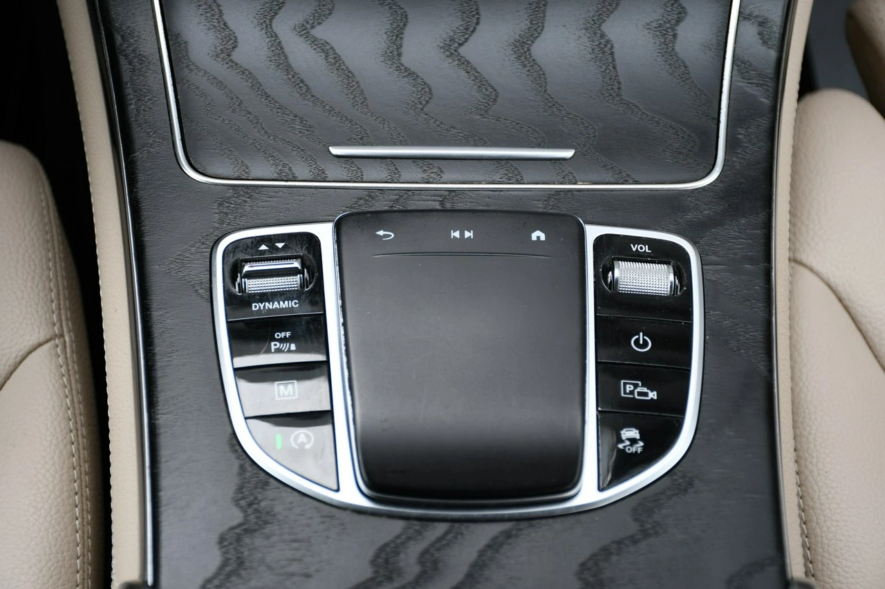 Mercedes GLC 200 - Zdjęcie 24