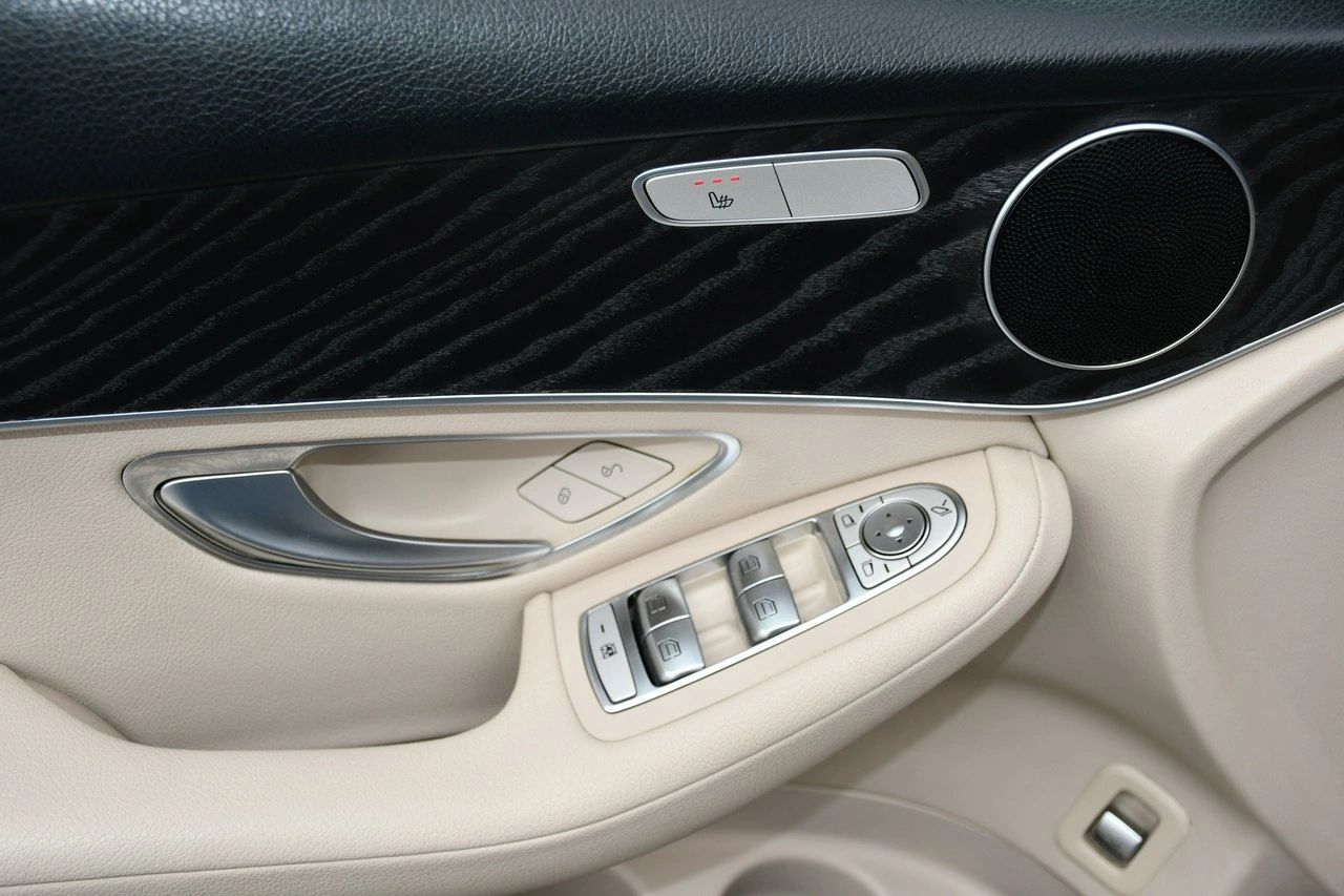 Mercedes GLC 200 - Zdjęcie 35