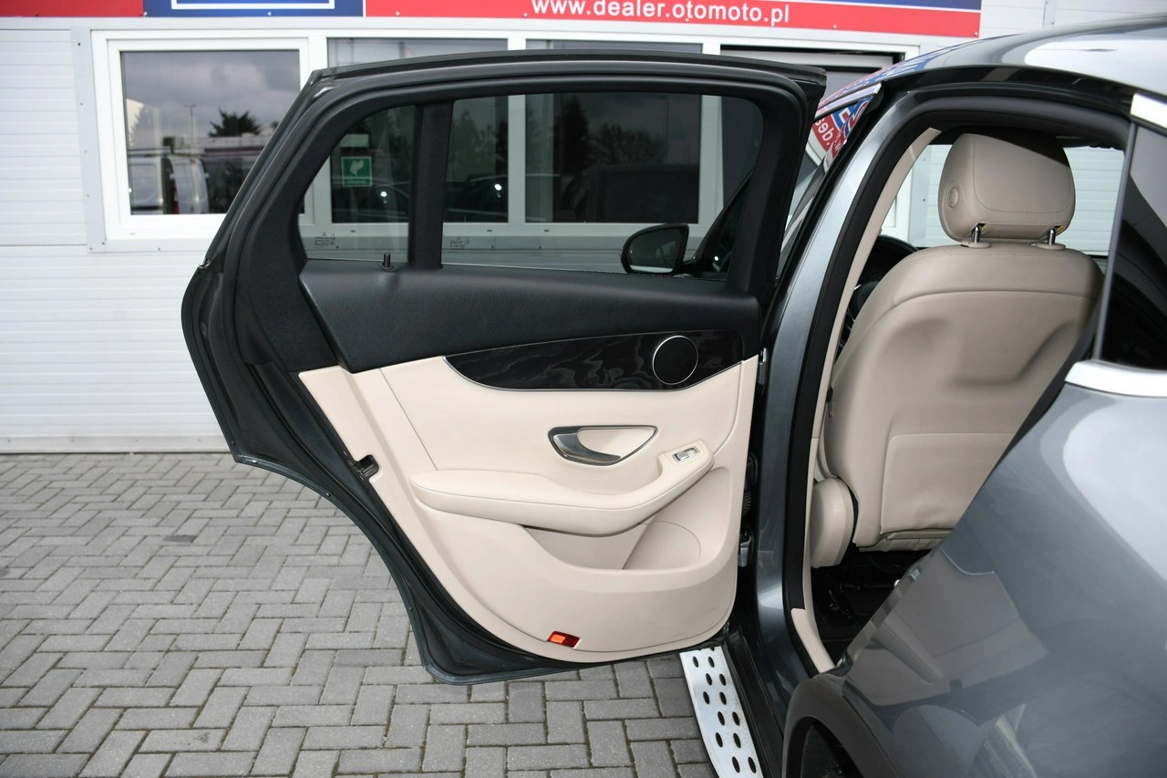 Mercedes GLC 200 - Zdjęcie 36