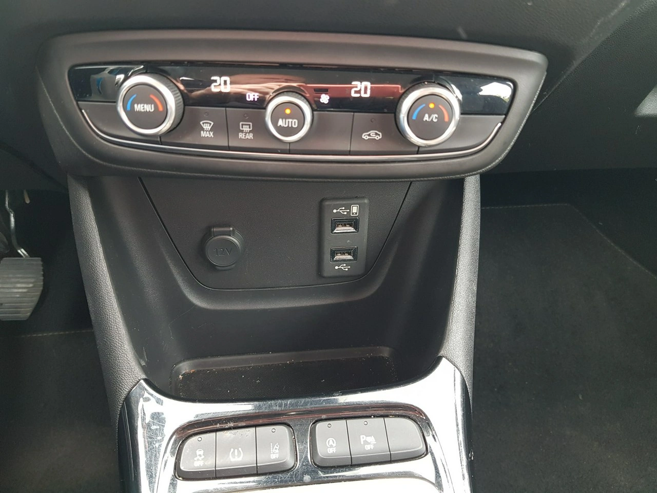 Opel Crossland X - Zdjęcie 18