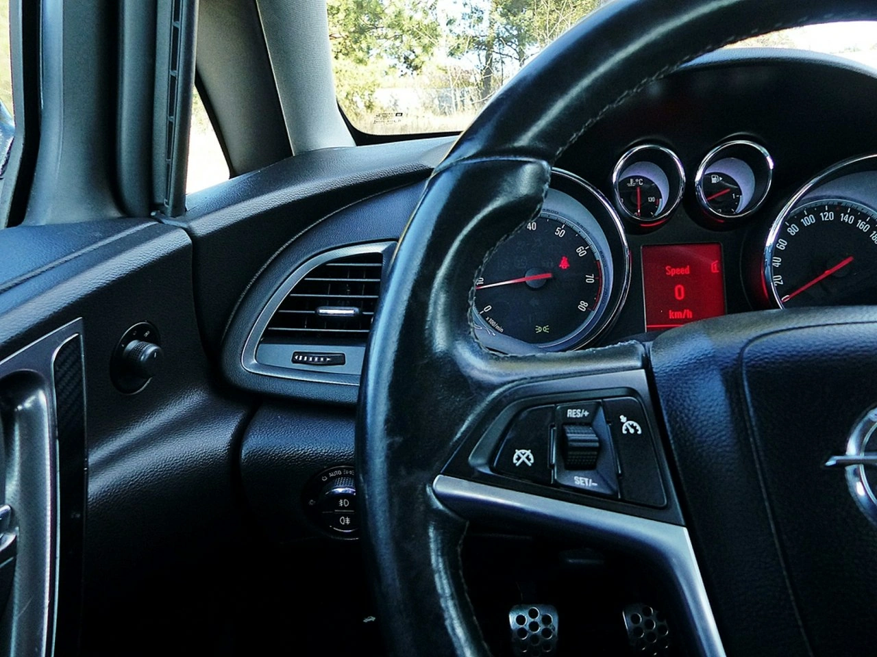 Opel Astra - Zdjęcie 28