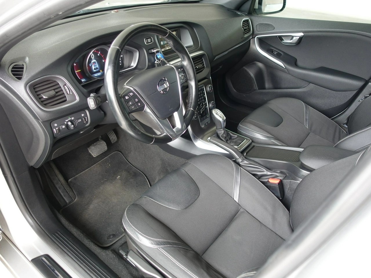 Volvo V40 - Zdjęcie 10