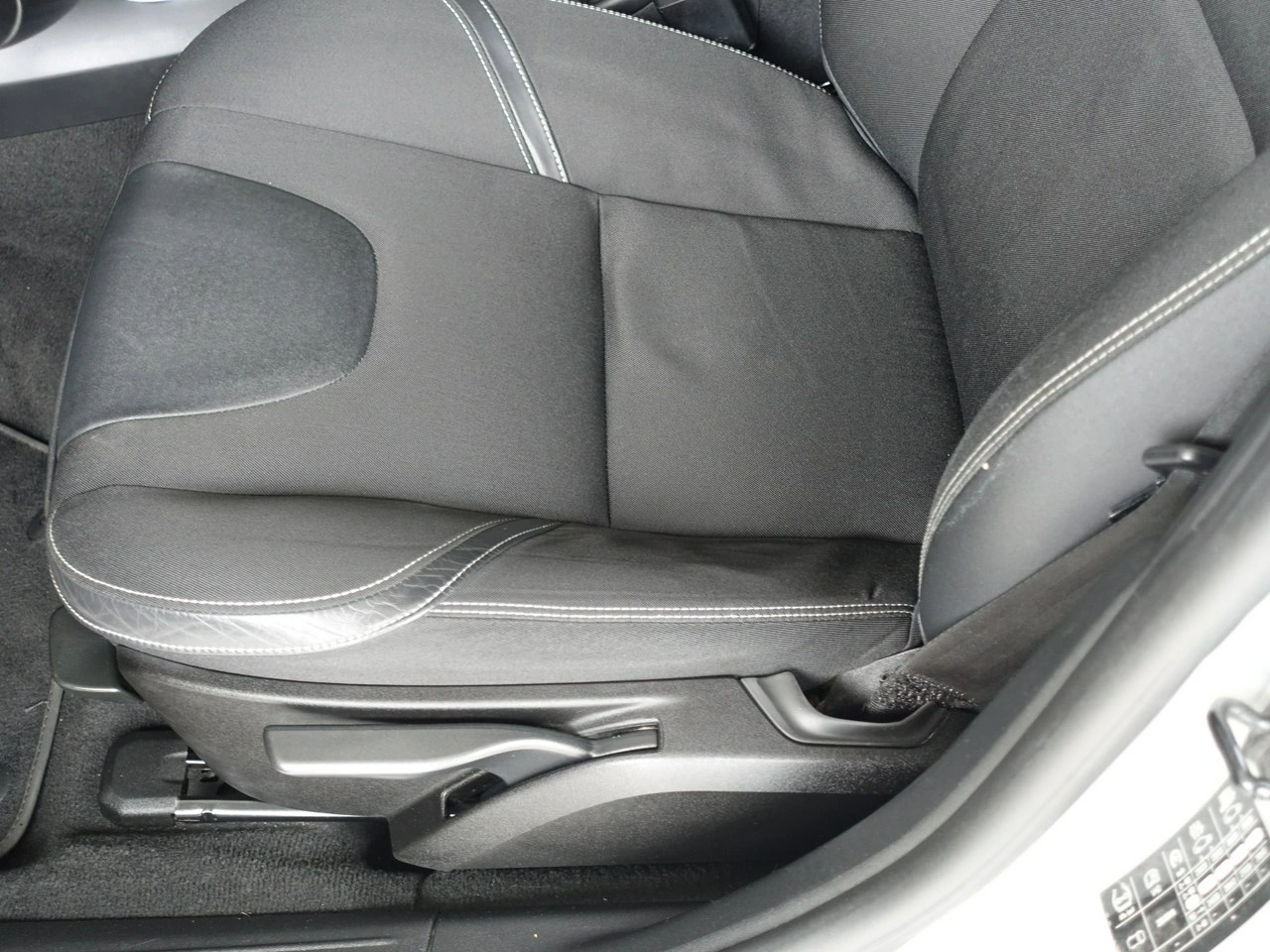 Volvo V40 - Zdjęcie 16
