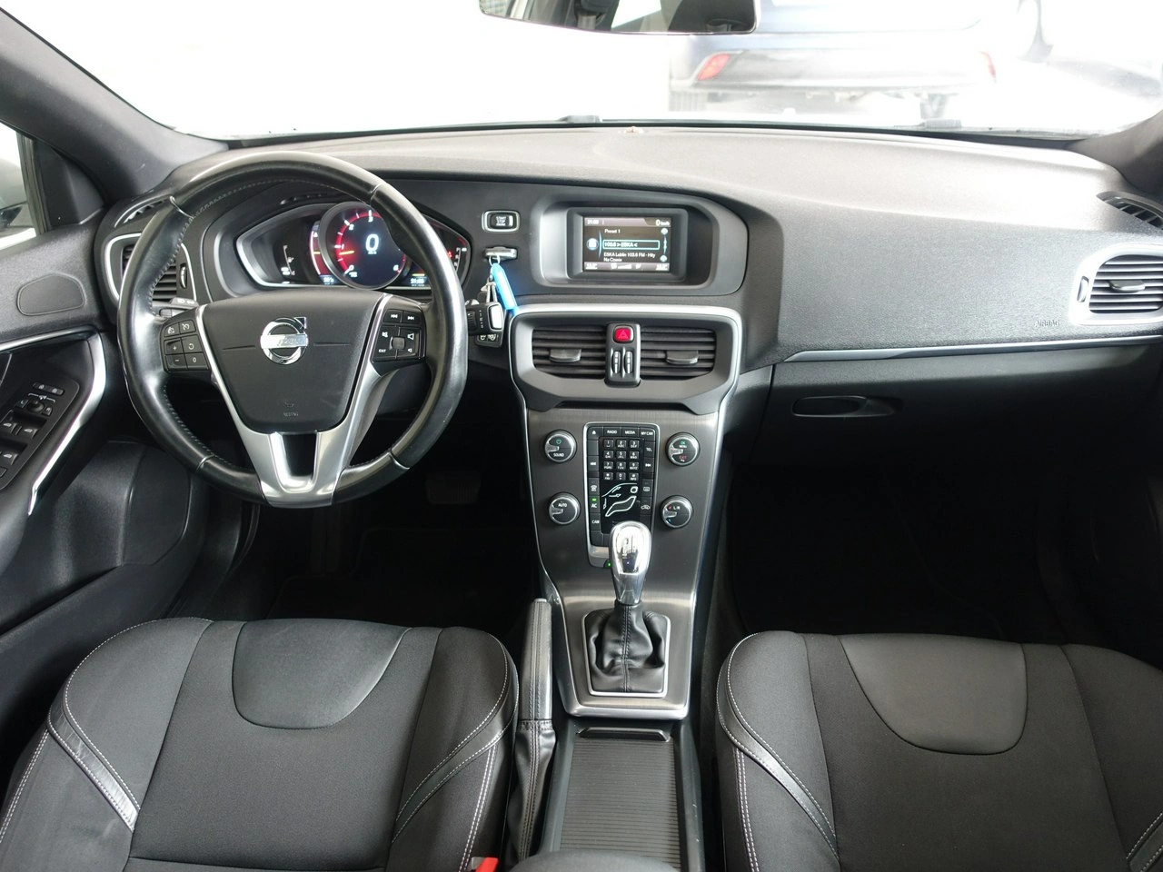 Volvo V40 - Zdjęcie 19
