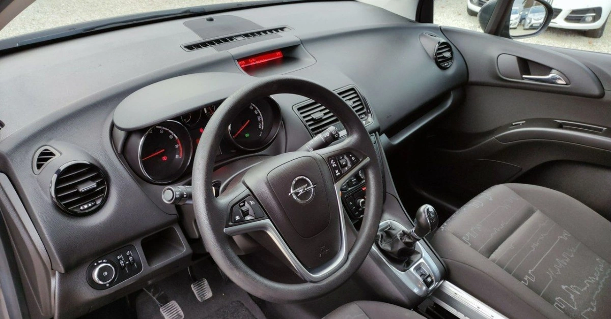 Opel Meriva - Zdjęcie 30