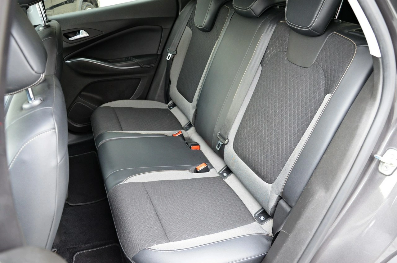 Opel Grandland X - Zdjęcie 10