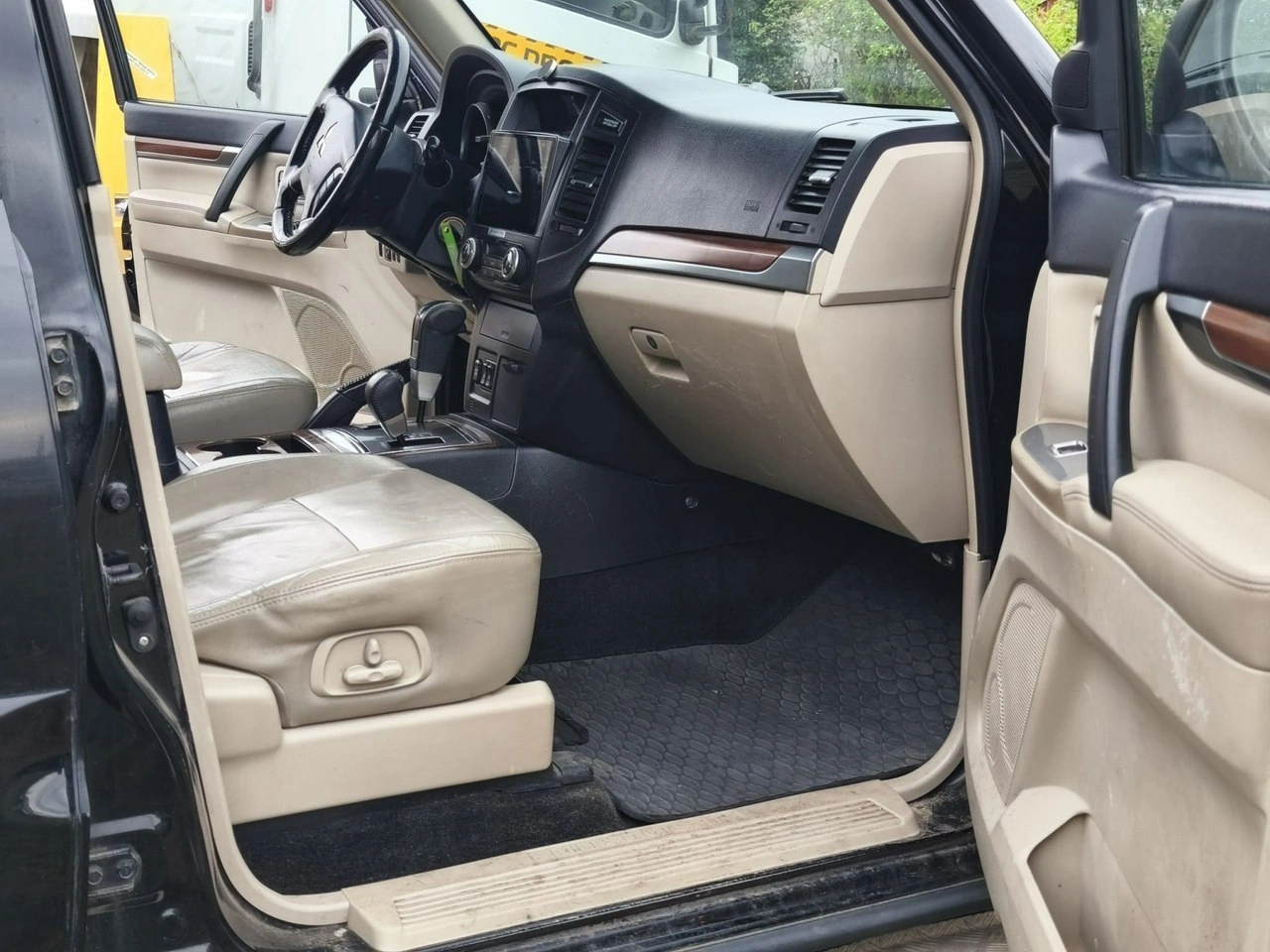 Mitsubishi Pajero - Zdjęcie 5
