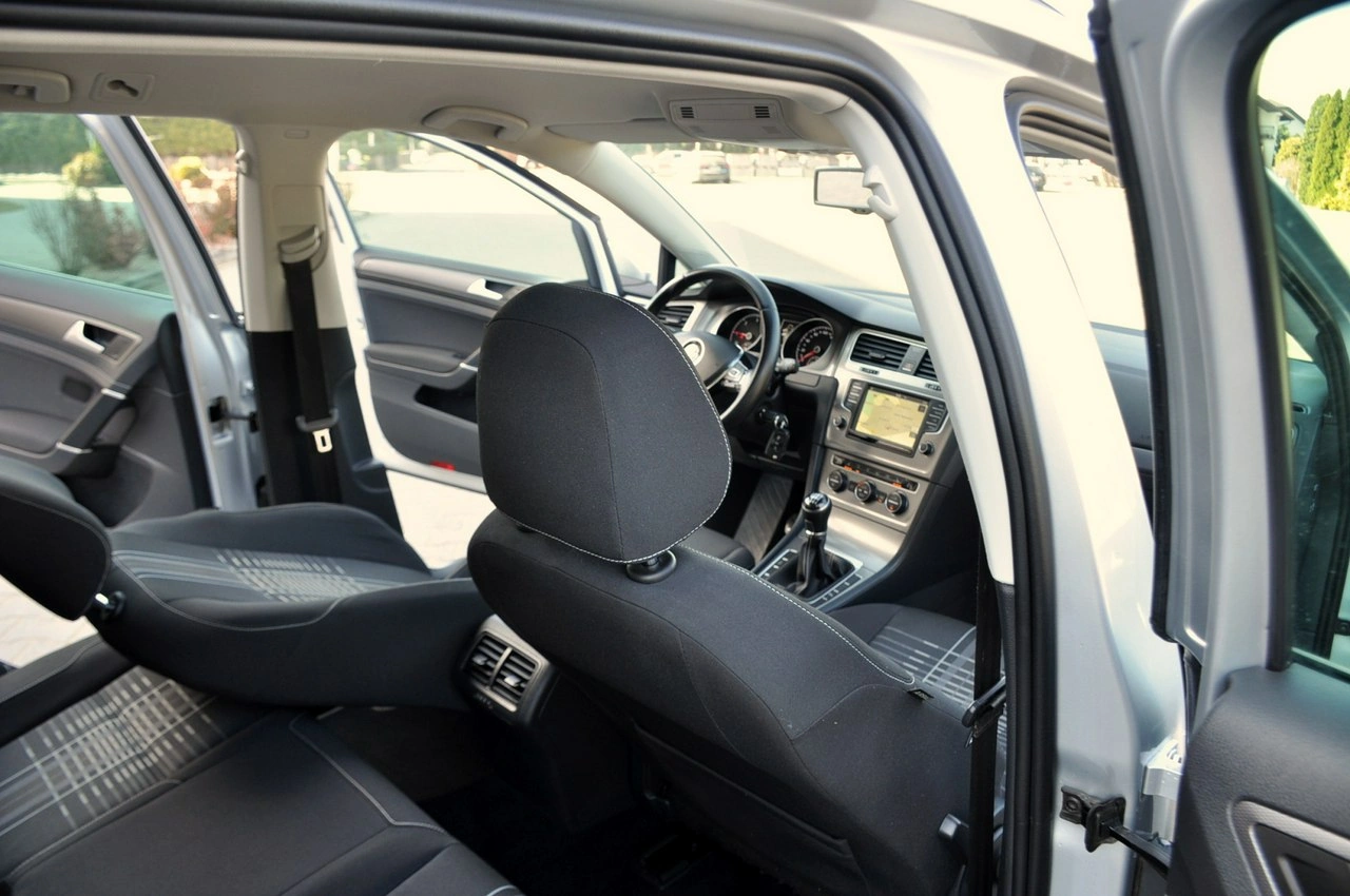 Volkswagen Golf - Zdjęcie 23