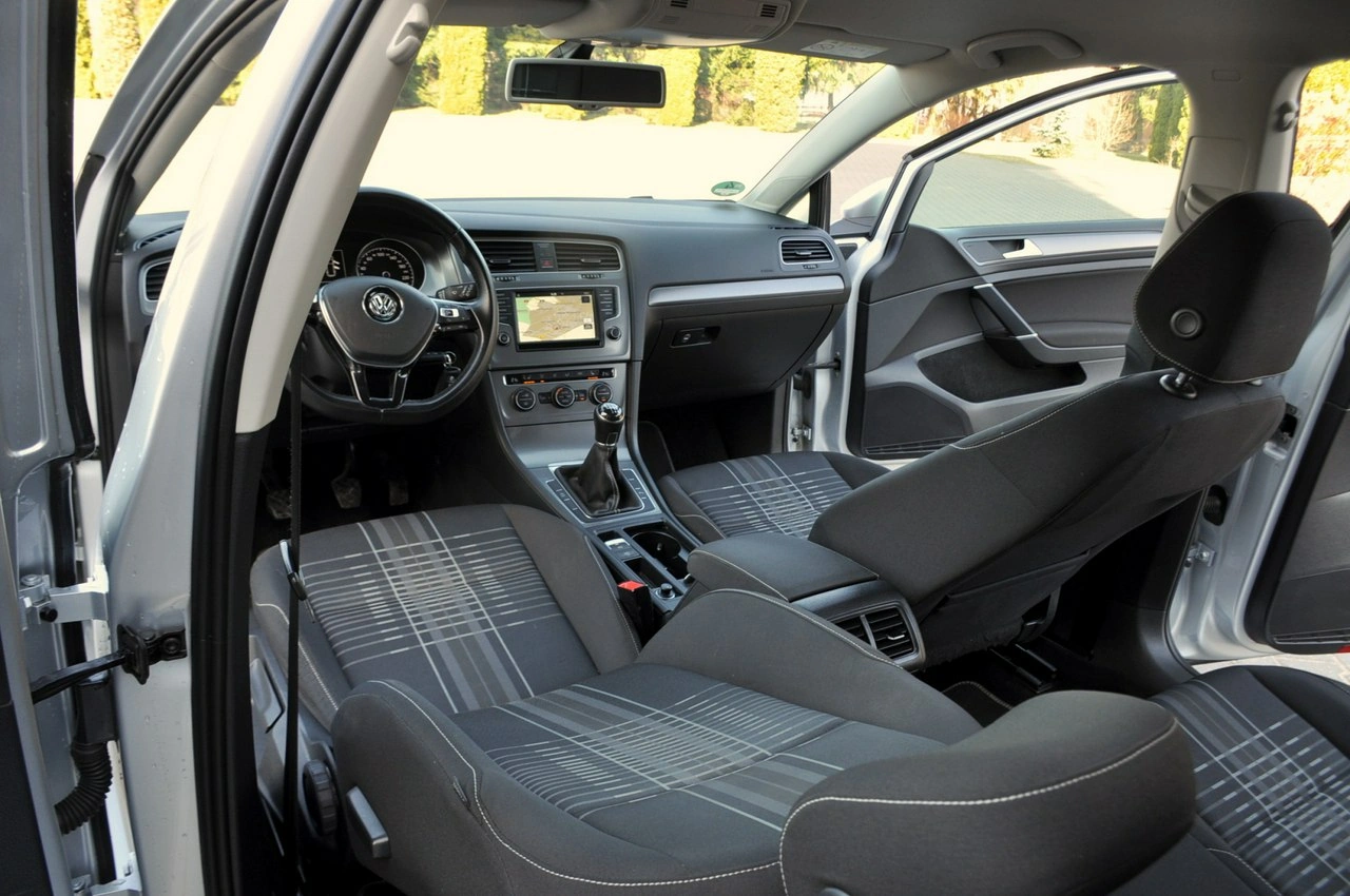 Volkswagen Golf - Zdjęcie 27