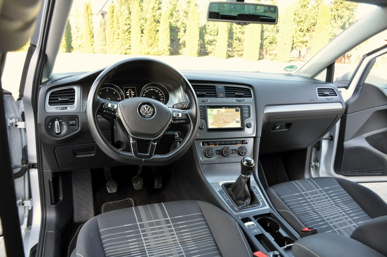 Volkswagen Golf - Zdjęcie 28
