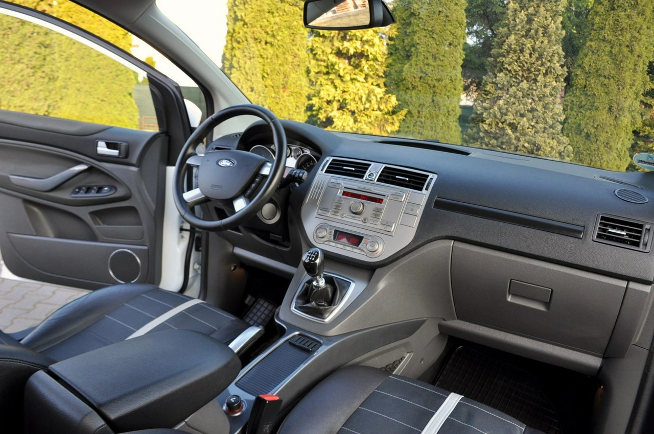 Ford Kuga - Zdjęcie 23
