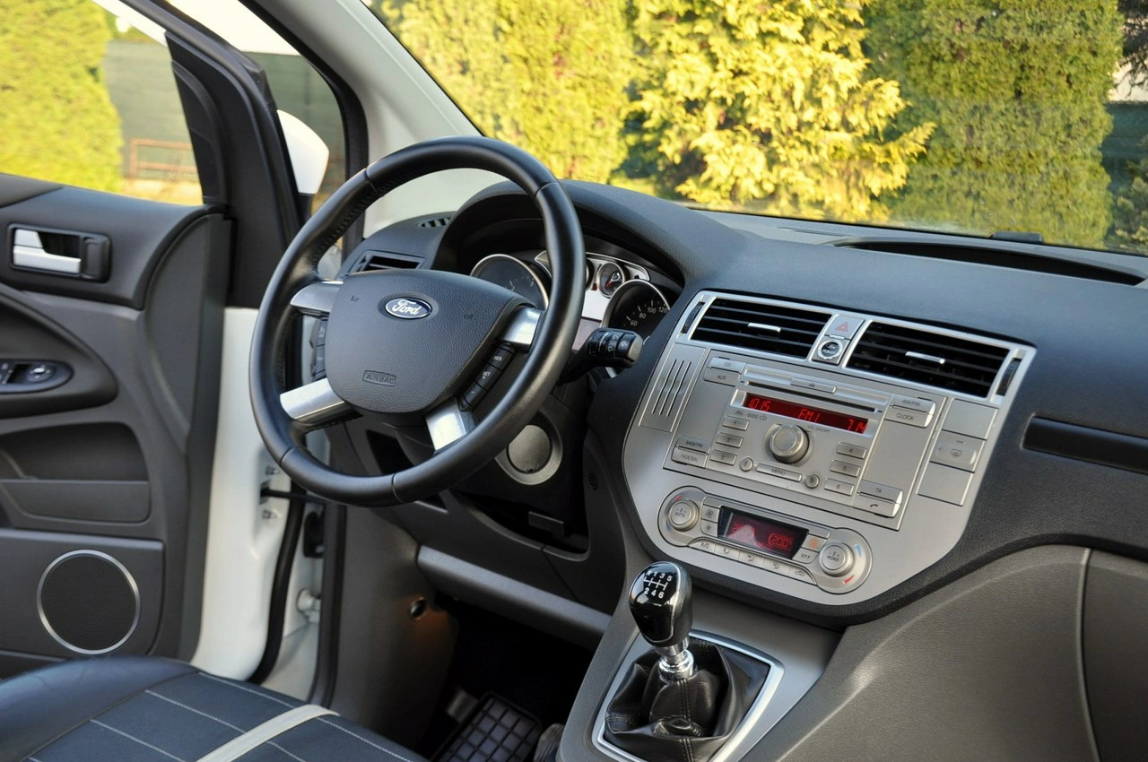 Ford Kuga - Zdjęcie 24