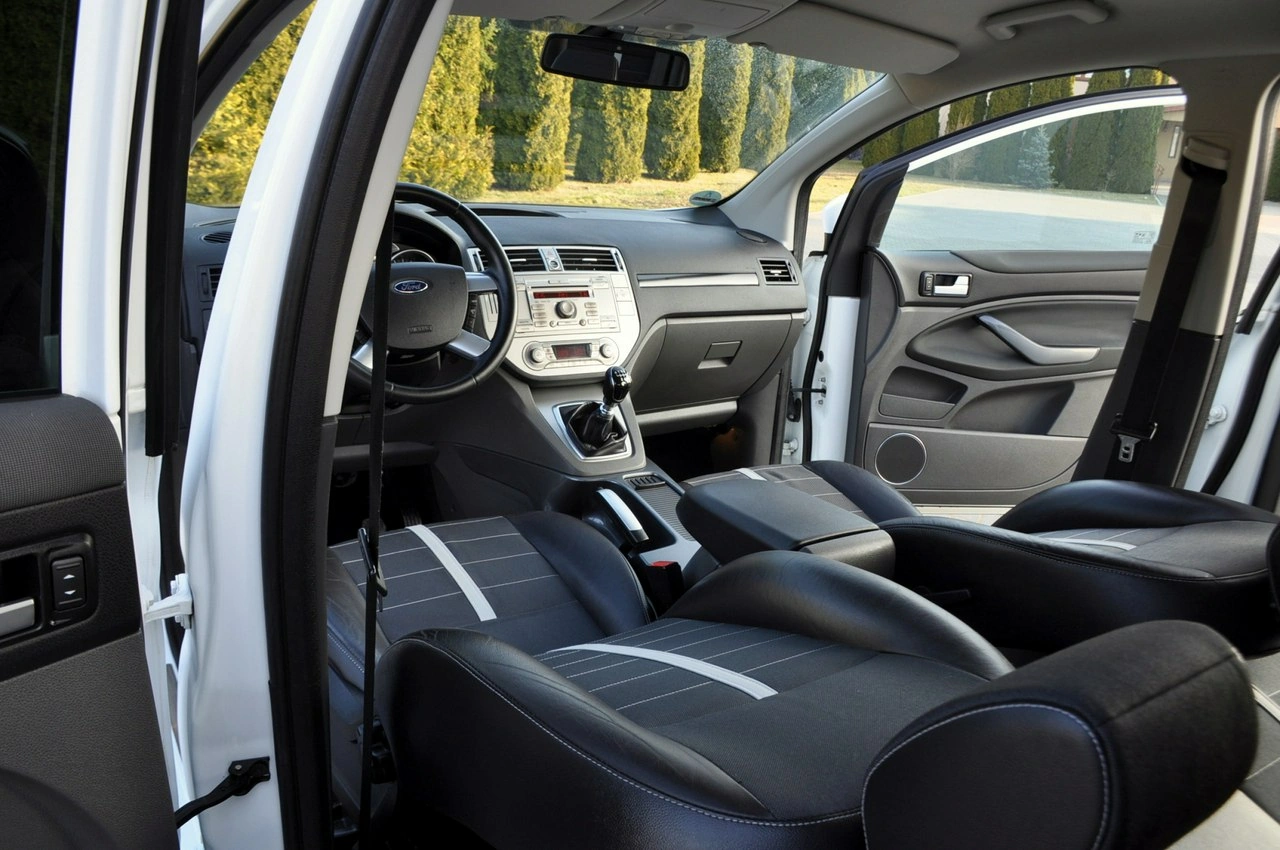 Ford Kuga - Zdjęcie 26