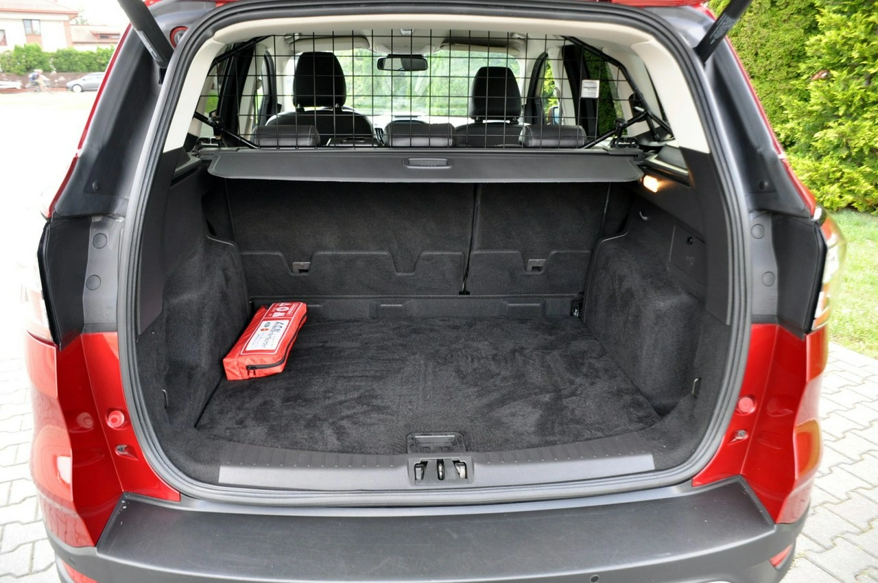 Ford Kuga - Zdjęcie 36